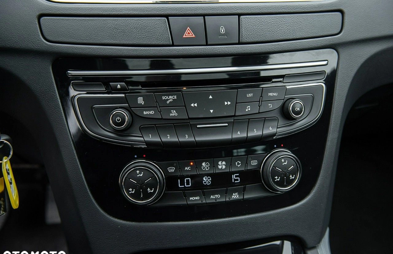 Peugeot 508 cena 32700 przebieg: 127000, rok produkcji 2013 z Bobolice małe 466
